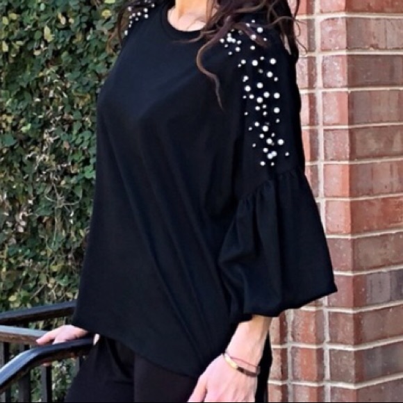 ✨LAST ONE ✨Pearl trim black loose fit top - Picture 4 of 8